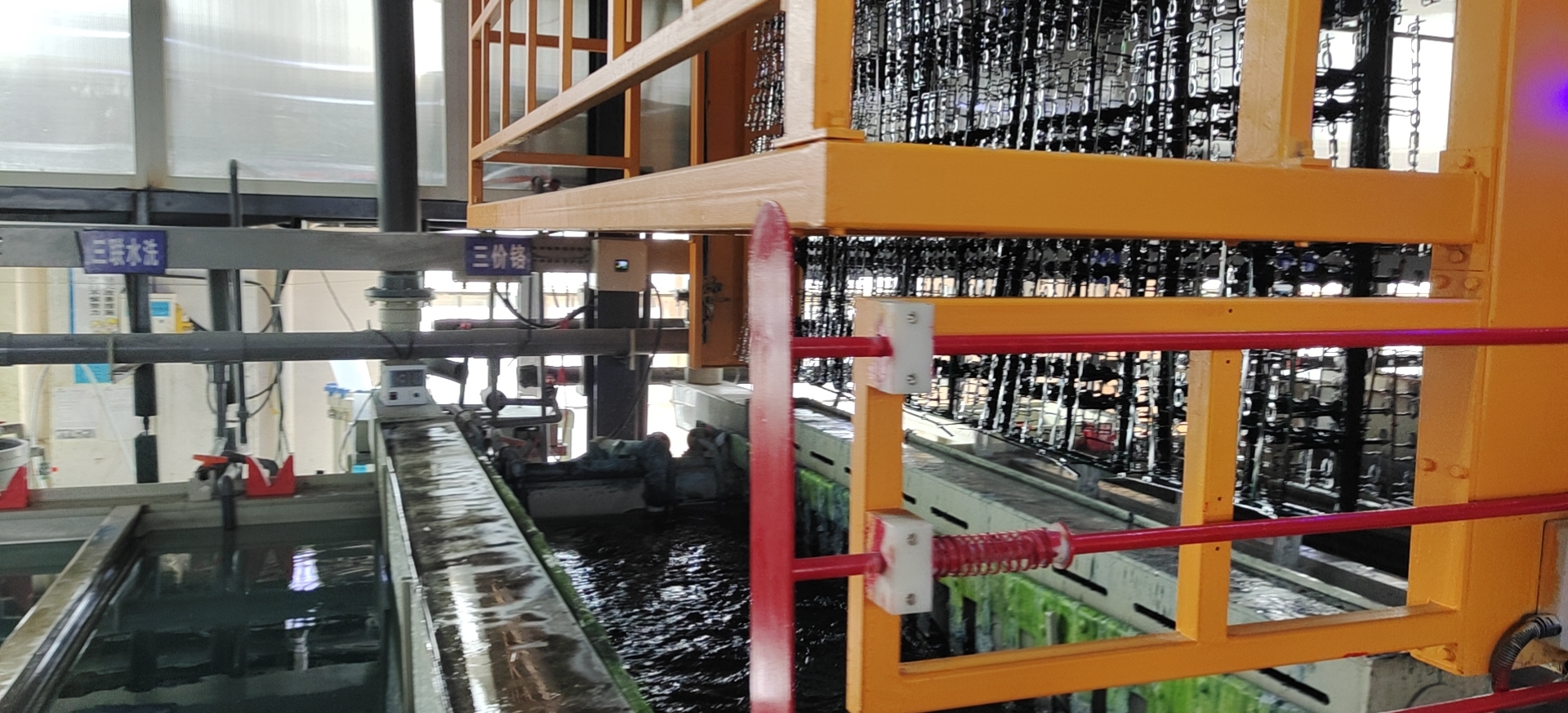 鍍鉻加工時(shí)三價(jià)鉻含量過(guò)高該如何解決？